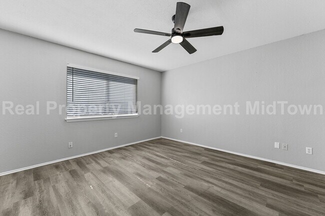 Building Photo - 6100 Wall St