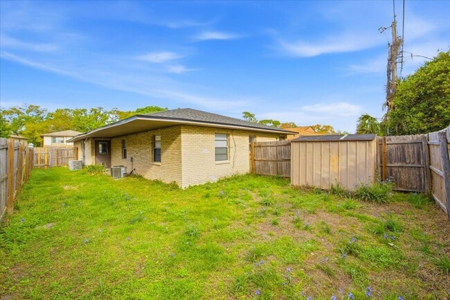 Building Photo - 2218 Brandy Pl