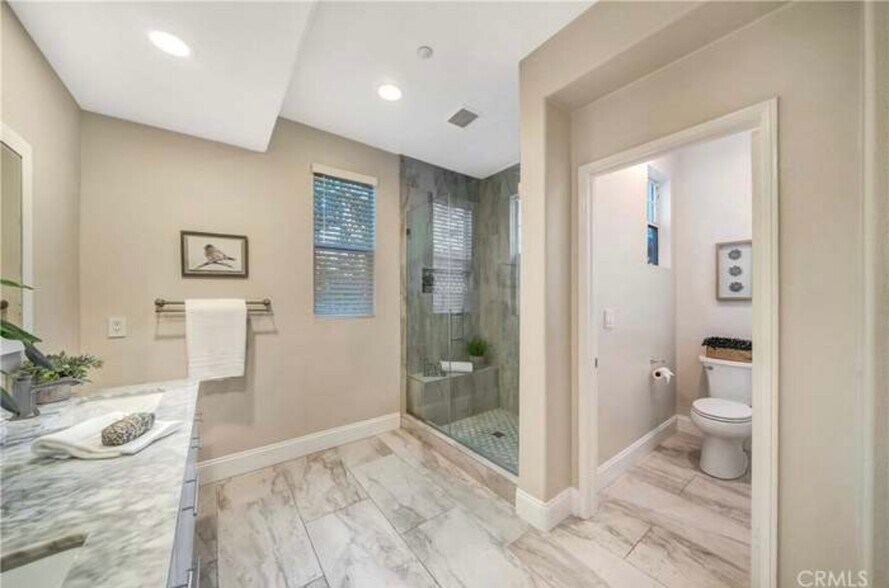 Building Photo - 16 Shelburne St