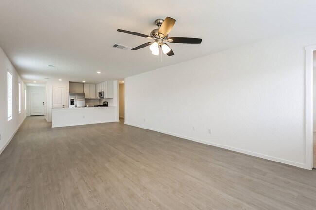 Building Photo - 3704 Axis Hl St