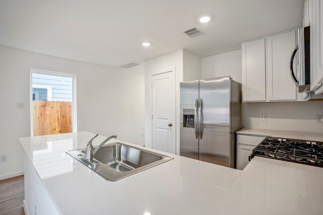 Building Photo - 21463 Carosella Dr