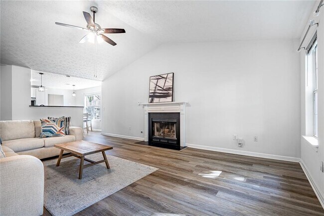 Building Photo - 2493 Barndale Dr