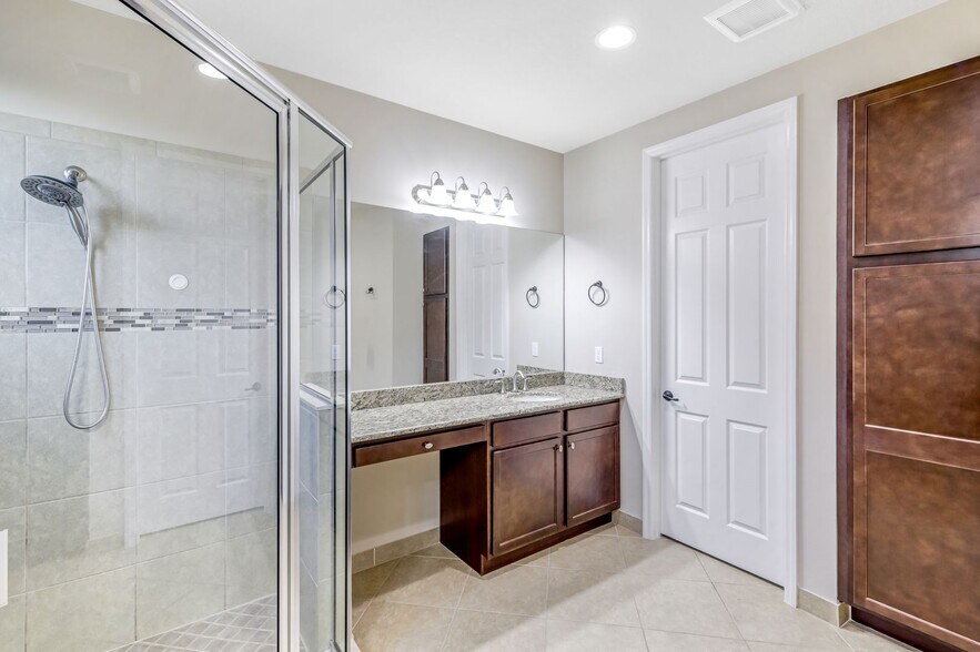 Building Photo - 11732 Meadowrun Cir