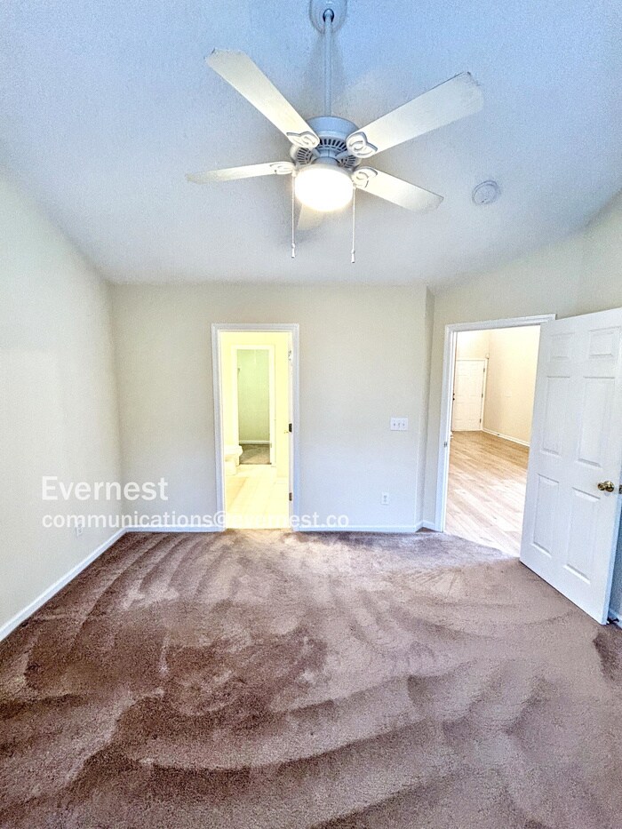 Building Photo - 416 Commons Dr