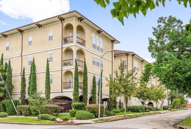 Primary Photo - 7134 Mapleridge St