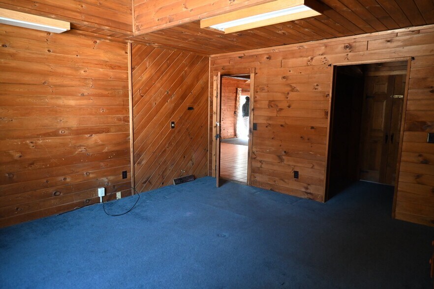Building Photo - 267 Brigham Rd