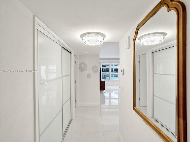 Building Photo - 3750 Galt Ocean Dr