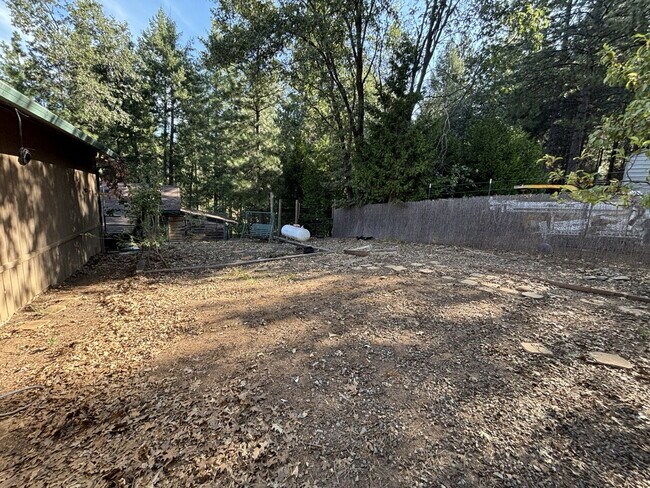 Building Photo - Freshly remodeled home in Pleasant Valley with private yard for rent!