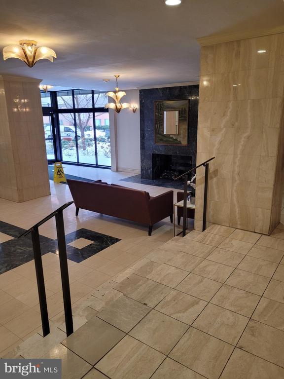 Building Photo - 1121 Arlington Blvd