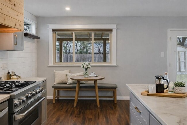 Building Photo - 6109 Merriwood Dr