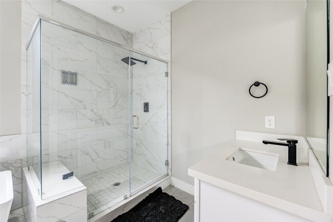 Building Photo - 4220 McKinley St