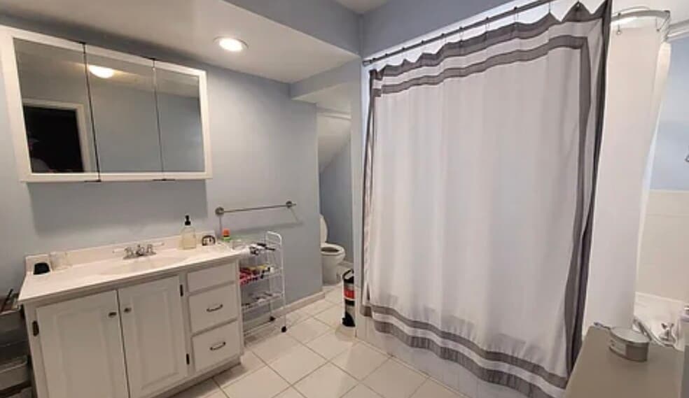 Building Photo - 1525 Wyandotte Ave