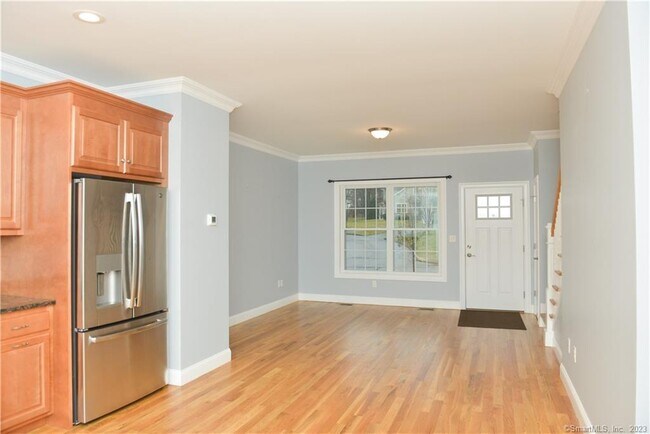 Building Photo - 17 Brookview Cir
