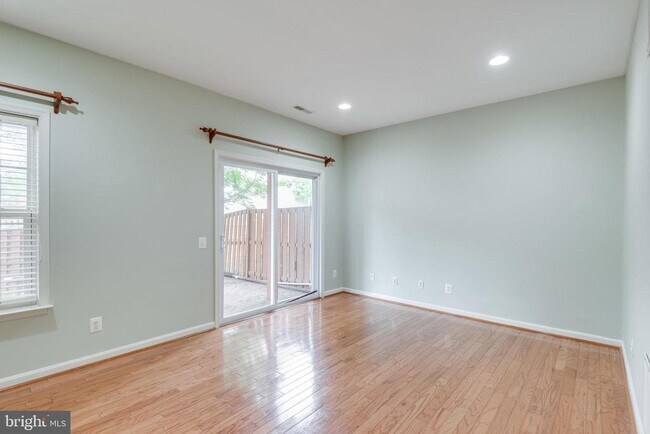 Building Photo - 43794 Virginia Manor Terrace