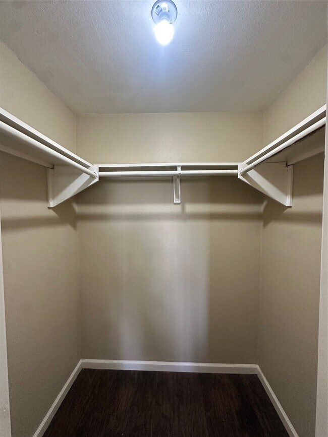 Building Photo - 3333 Longhorn Dr