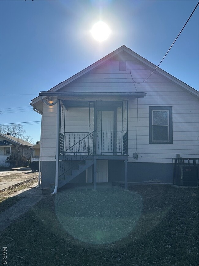 Building Photo - 6507 Leschen Ave