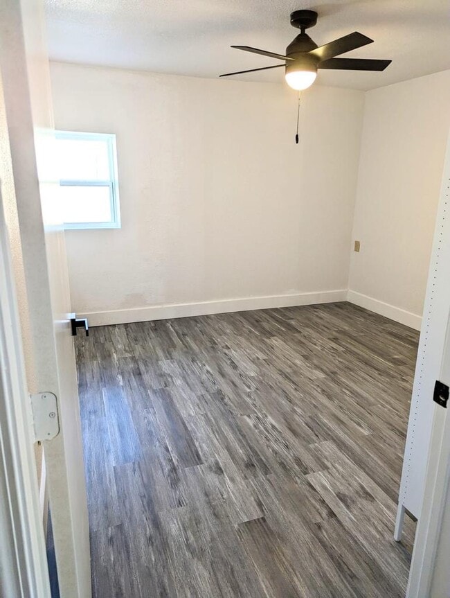 Building Photo - 127 E Fleming Ave