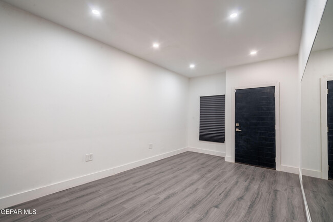 Building Photo - 1029 Calle Parque Dr