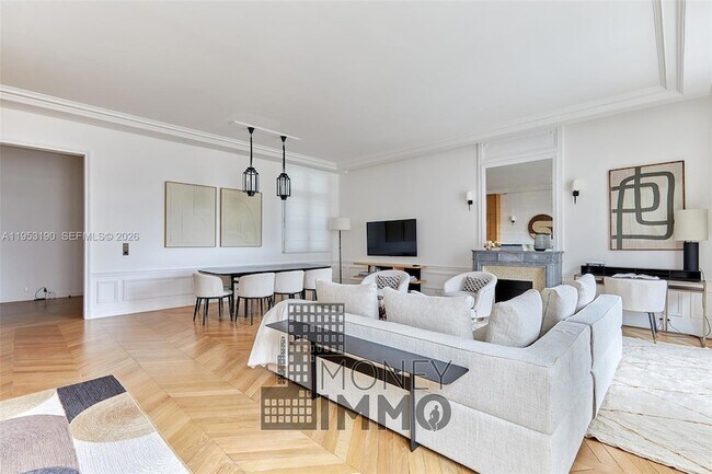 Building Photo - 11 Rue St