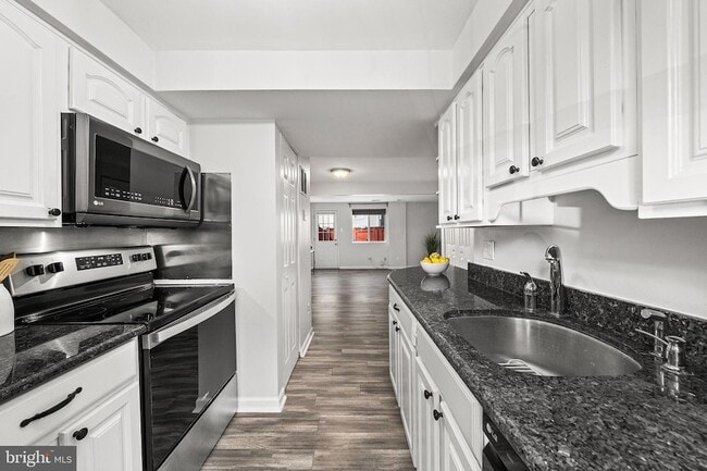 Building Photo - 8607 Kenosha Ct