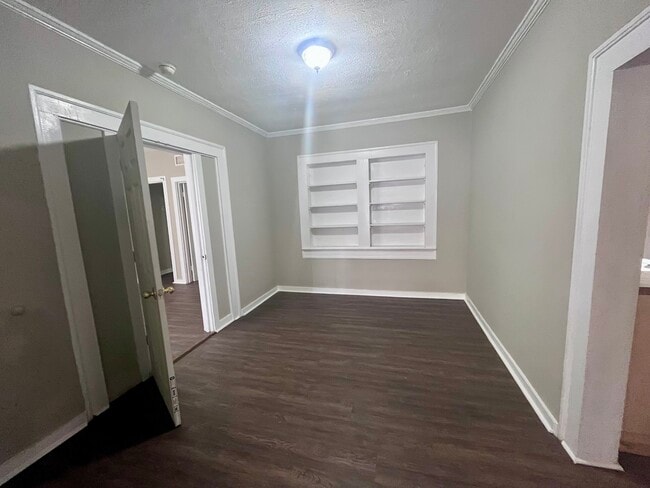 Building Photo - 305 Warpath Rd