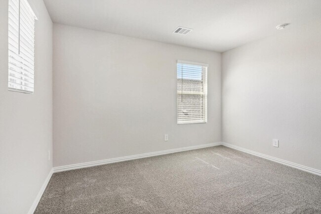 Building Photo - 709 Tidal Dr