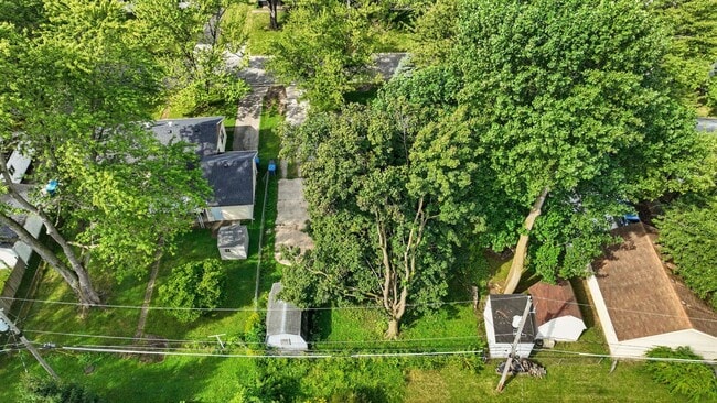 Building Photo - New 3 bedroom listing!