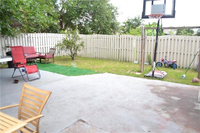 Building Photo - 13107 Greenpointe Dr