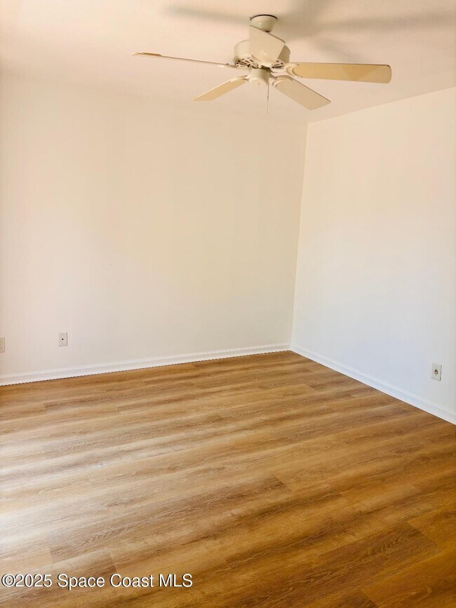 Building Photo - 3915 Vista Oaks Cir NE