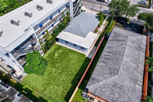 Building Photo - 1572 NW 2nd St