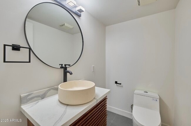 Building Photo - 5324 E Hillery Dr