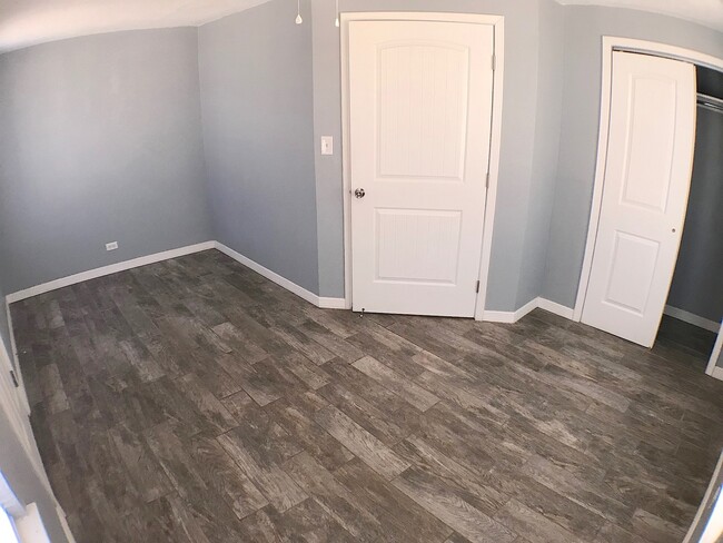 Building Photo - West El Paso 2 bed Refrig A/C duplex
