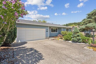 Building Photo - $500 gift card with lease by 9/1/25. Water...