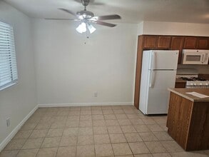 Building Photo - 1310 S Hardy Dr