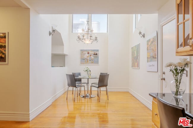 Building Photo - 110 N Barrington Ave