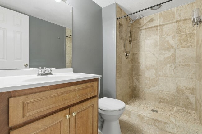 Building Photo - Spacious 3BR Home Close to Post, Schools & Shopping