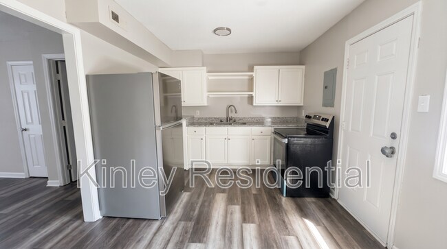 Building Photo - 613 Key St