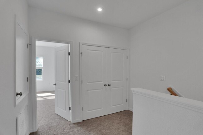 Building Photo - 3/2.5 Townhome in Annie's Walk! 3D Virtual Tour Inside!