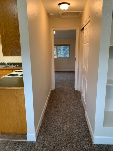 Building Photo - 307 N Bowdish Rd