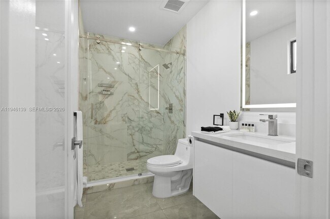 Building Photo - 325 SW 16th St