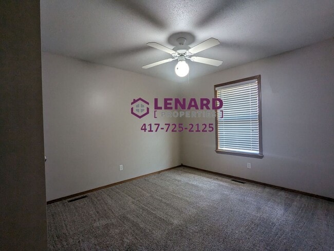 Building Photo - Spacious 3 Bedroom Home!
