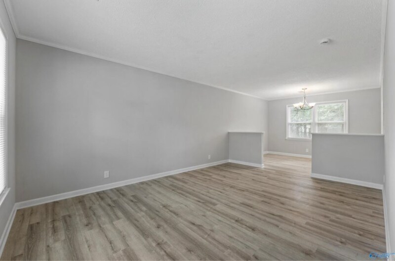 Building Photo - 2519 Excalibur Dr SE