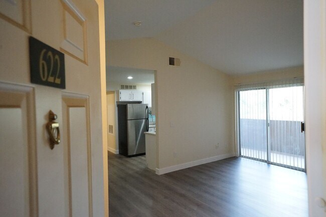 Building Photo - 231 W Horizon Ridge Pkwy