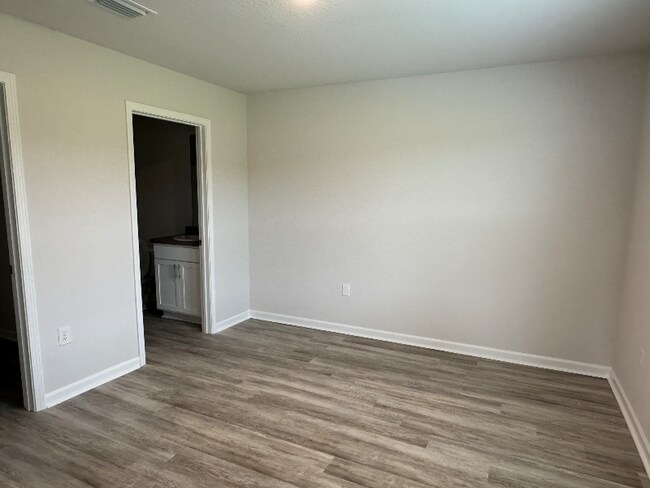 Building Photo - 6365 Firefly Dr