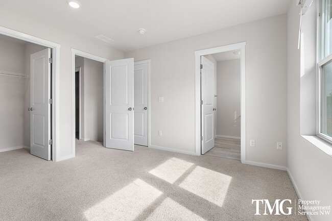 Building Photo - Wonderful 3 Bed 2.5 Bath Townhome in Orcha...