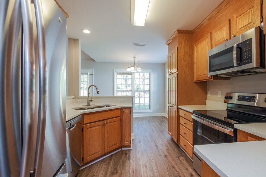 Building Photo - 1052 Enderbury Dr