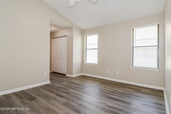 Building Photo - 8761 Pinevalley Ln