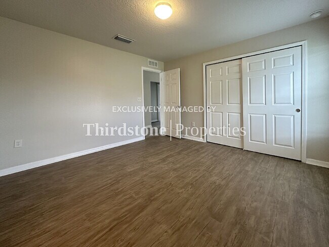 Building Photo - 37 Wood Amber Ln