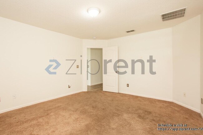 Building Photo - 15307 Bareback Dr