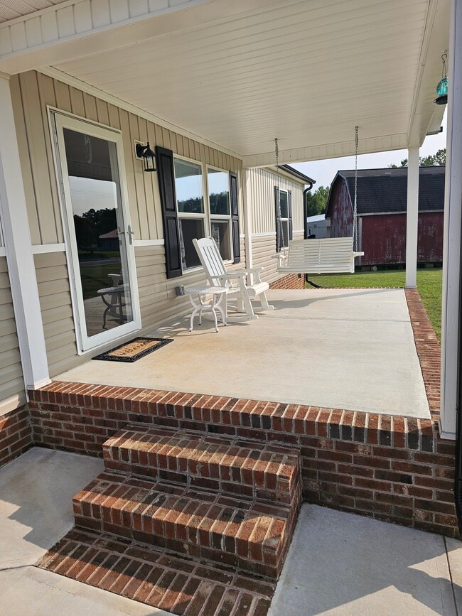 Building Photo - 737 Long Branch Rd